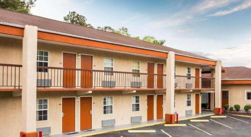 Econo Lodge Fort Jackson Columbia Exterior photo